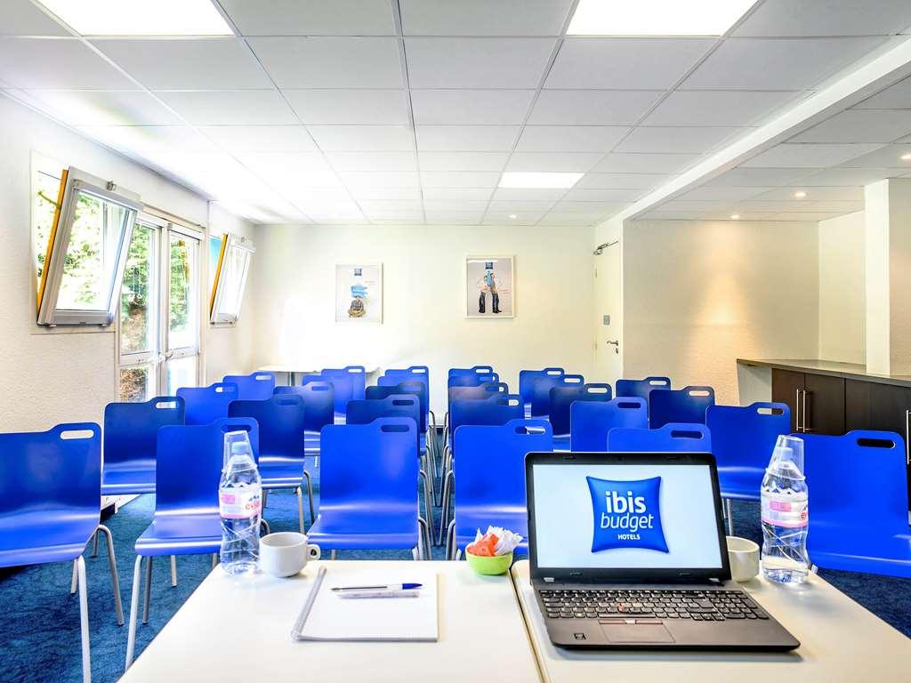 Ibis Budget Valenciennes Petite Forêt Facilidades foto