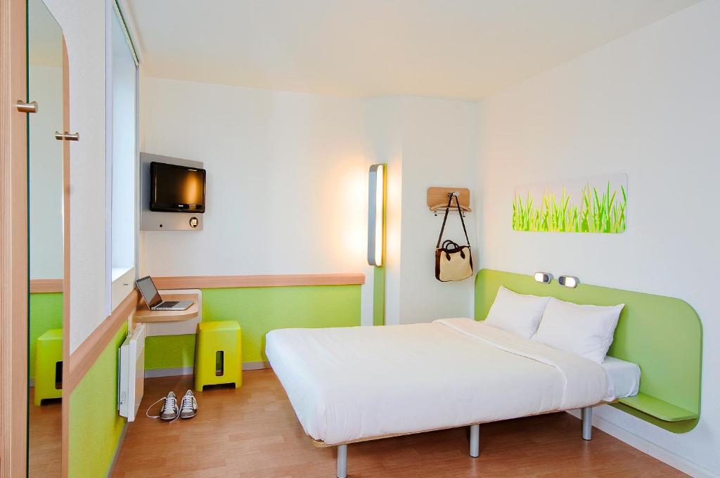 Ibis Budget Valenciennes Petite Forêt Habitación foto
